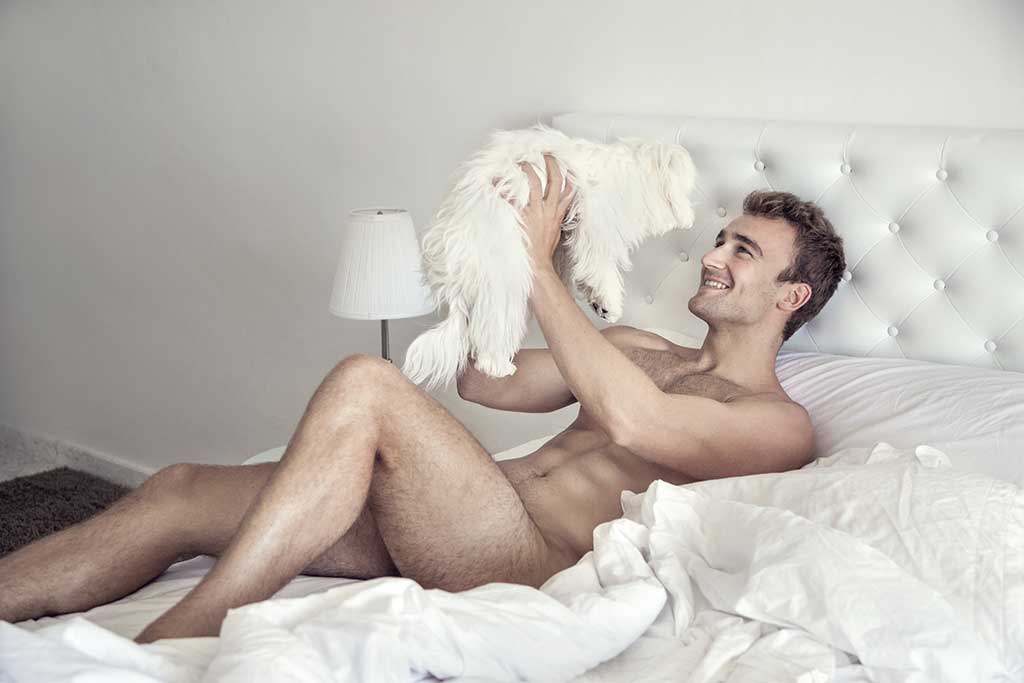 Warwick-Rower-in-Bed-with-Dog