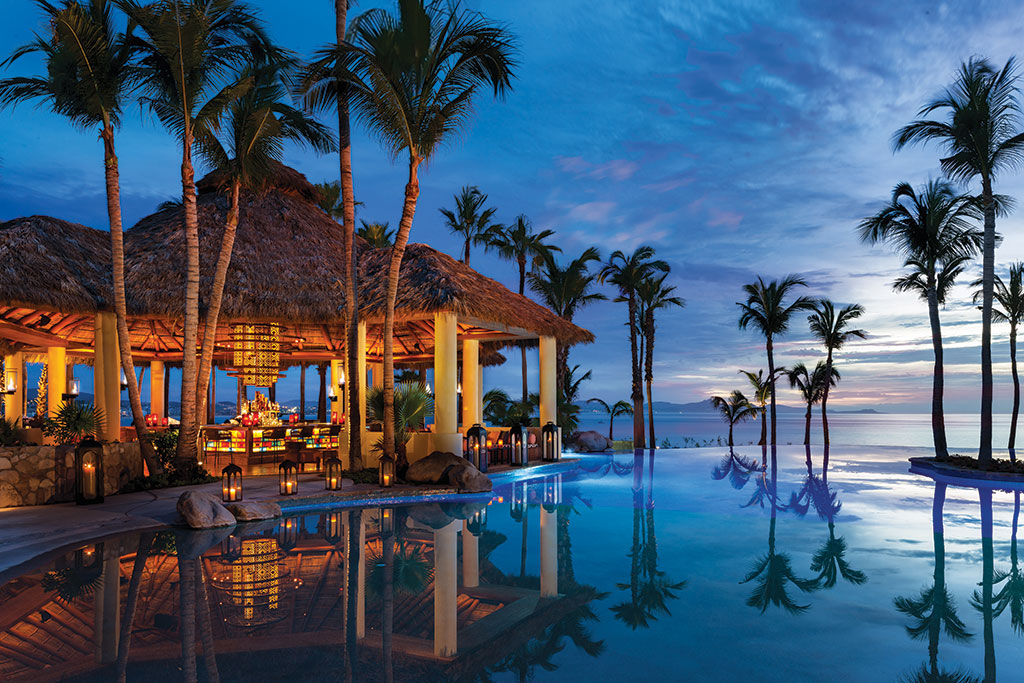 One&Only Palmilla Agua Pool & Bar