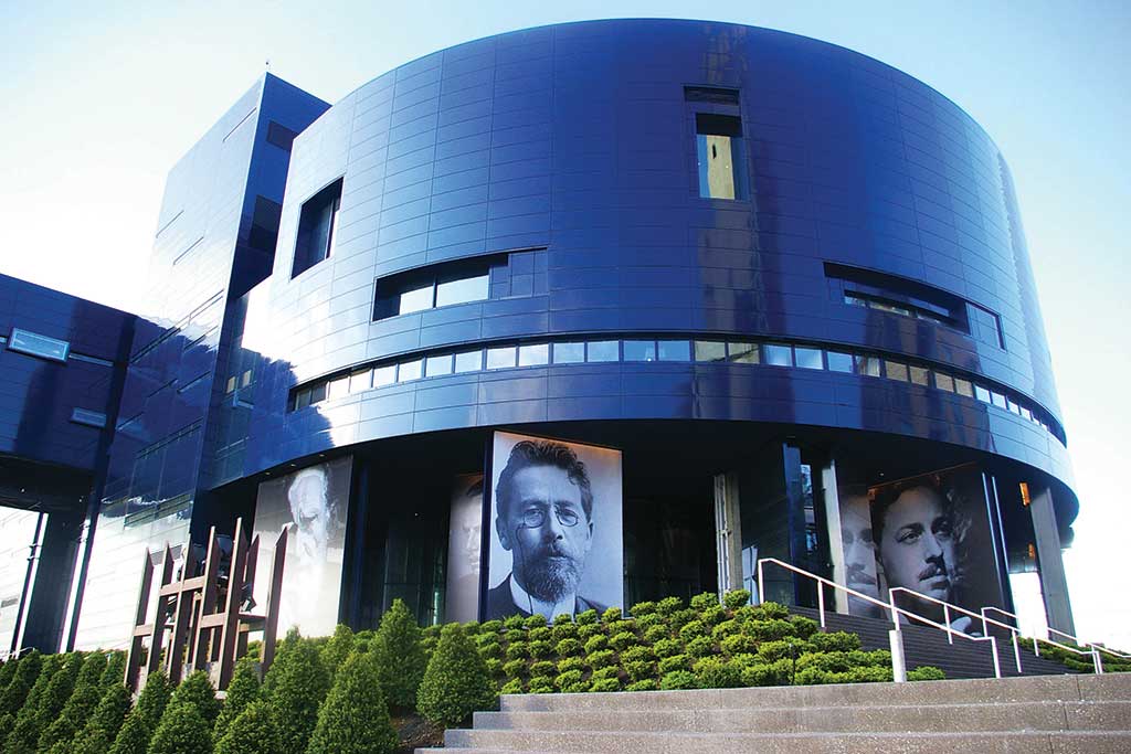 Guthrie Theater. Photo by Sally Wagner