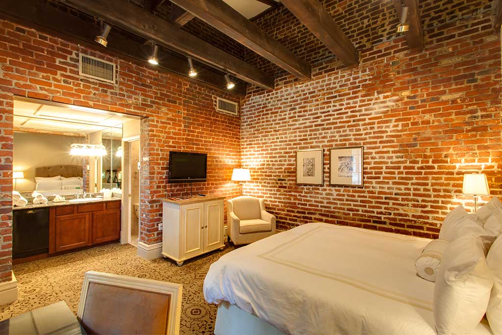 6 HOTELS TO HEAT UP THE ROMANCE IN NEW ORLEANS