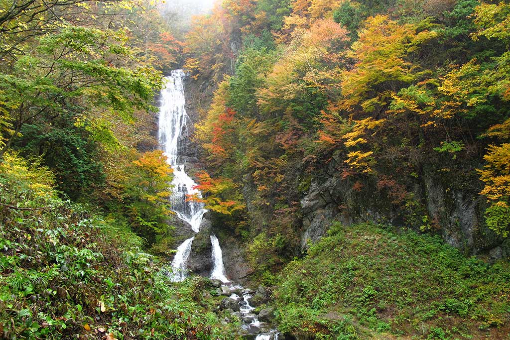 Karasawa Waterfall