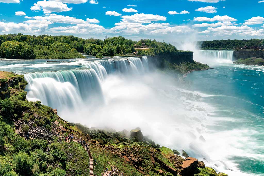 Niagara Falls by Jam Norasett