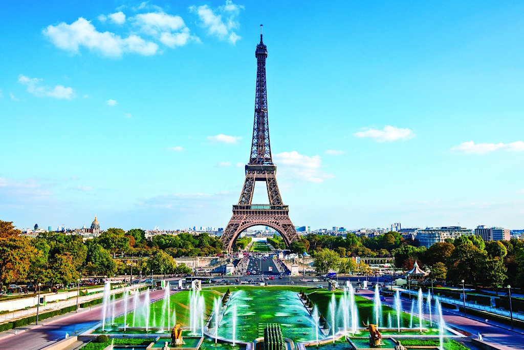 The 10 Most Romantic Places in Paris, France | PASSPORT