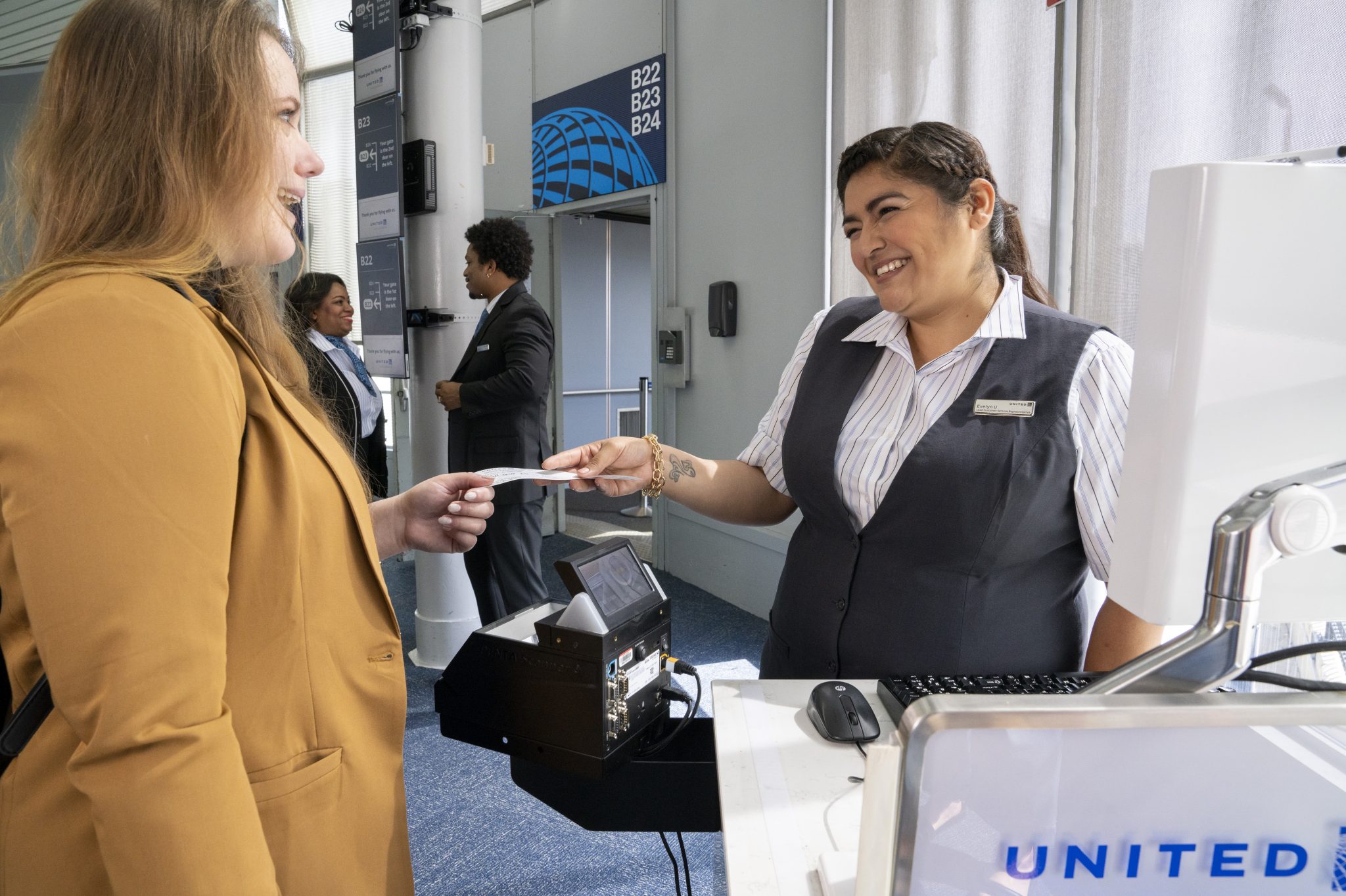 United Airlines Updates Crew Uniform Guidelines to Embrace Diversity
