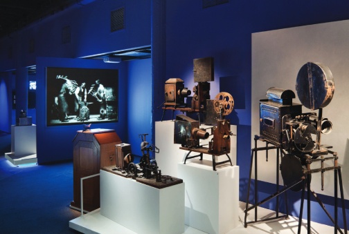 MUSEUM OF MOVING IMAGE early projectors CREDIT Peter Aaron - Esto for MOMI Museum