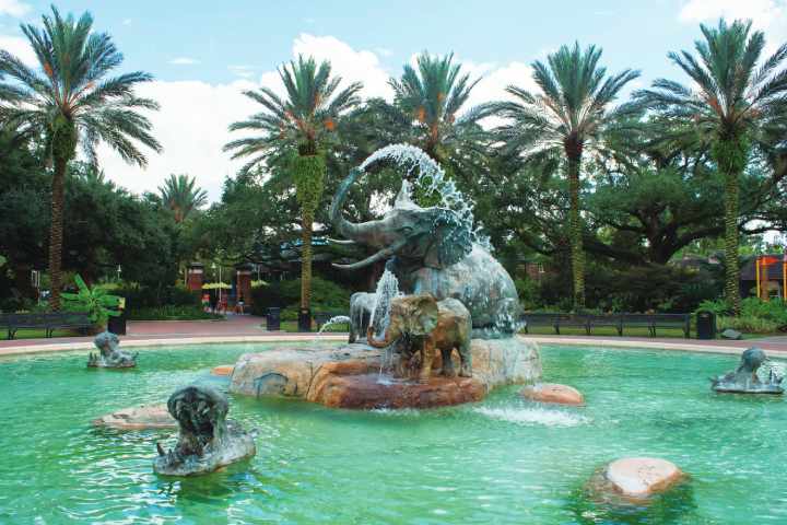 Fountain at the Audubon Zoo (Photo by Alissala)