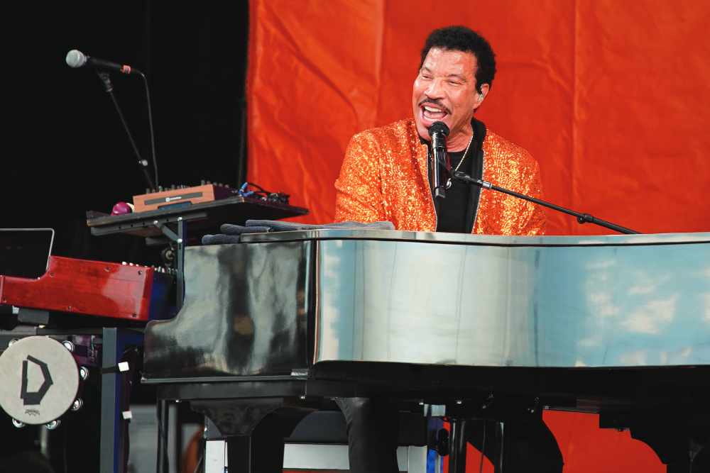 Lionel Richie at the 2022 New Orleans Jazz and Heritage Festival (Photo by Adam McCullough)