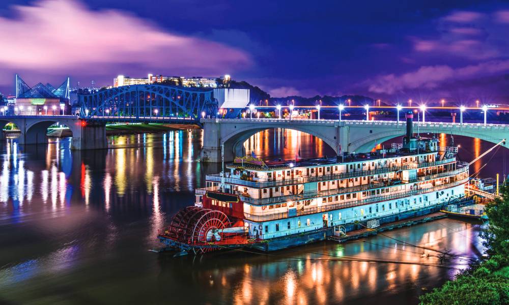 Downtown Chattanooga and the Tennessee River (Photo by Sean Pavone)