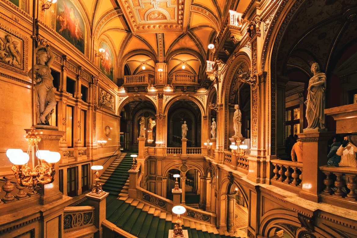 Interior of the Vienna Opera House (Photo by Posztos)
