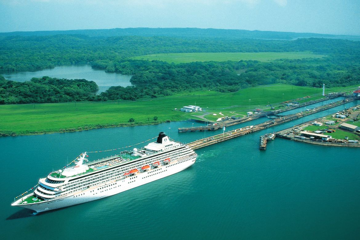 Cruise Ship in The Panama Canal (Photo by Artemu Kopylovk)