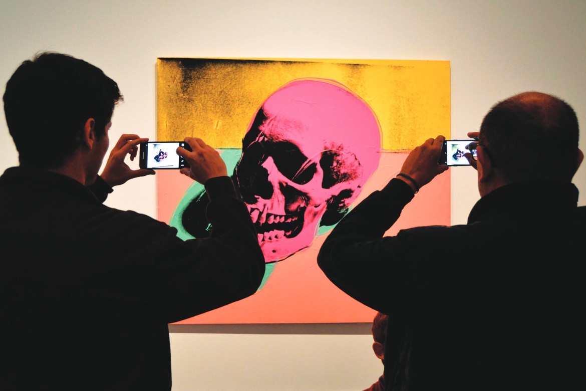 Visitors at Warhol Exhibit in Barcelona (Photo by Giorgiolo)