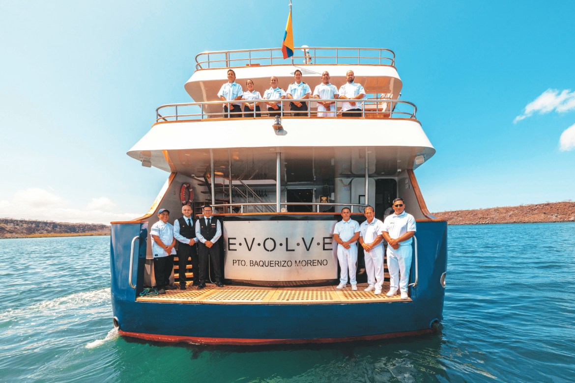 Evolve Crew on the stern (Photos by ecoventura)