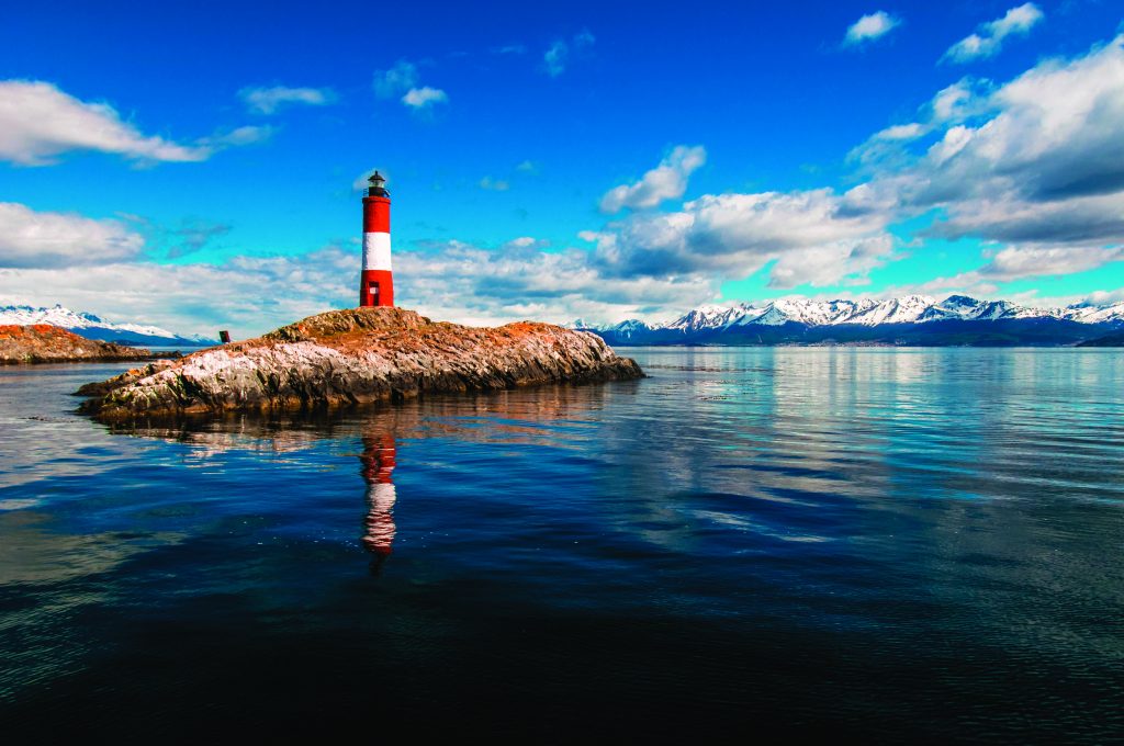 Faro de San Juan de Salvamento Lighthouse Tierra del Fuego, Patagonia Argentina (Photo by Gonzalo Buzonni)